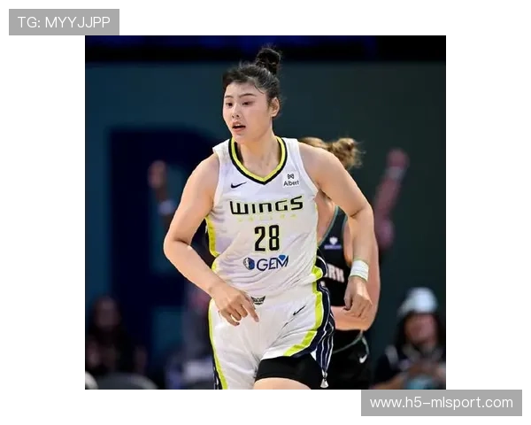 李月汝晒自拍太飒,护具都变成时尚单品了!,李月汝挺漂亮